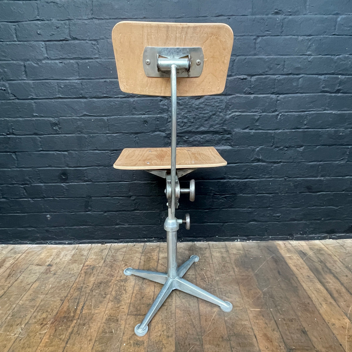 Industrial swivel adjustable draughting office chair ahrend cirkel 3
