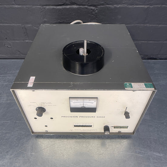 Precision pressure gauge Qty 2