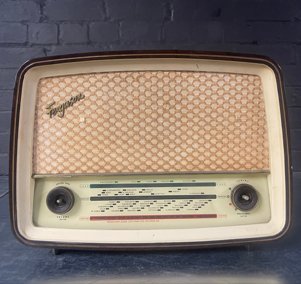 Ferguson valve radio Qty 1 – Powerhouse Props