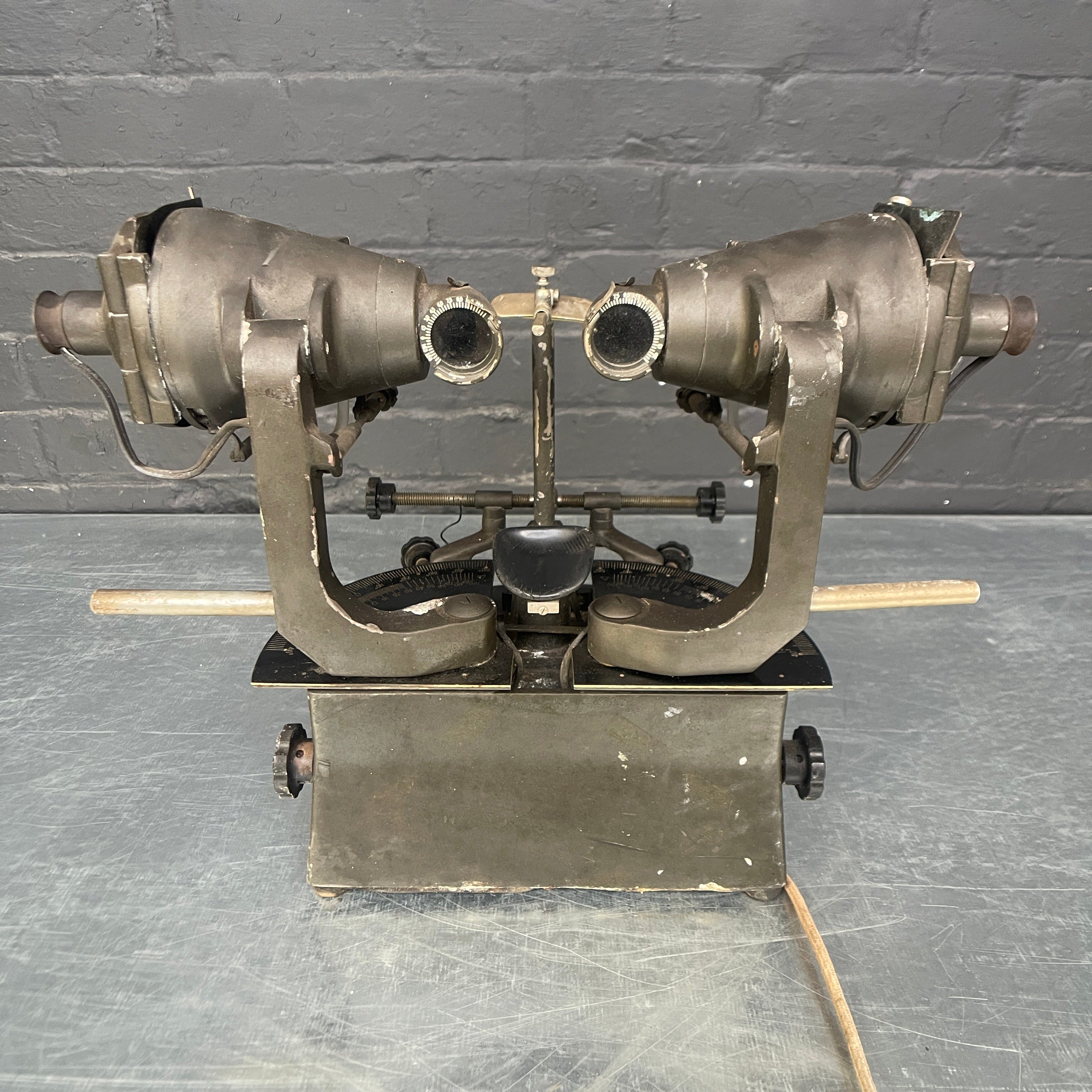 Synoptiscope squint tester Qty 1 – Powerhouse Props