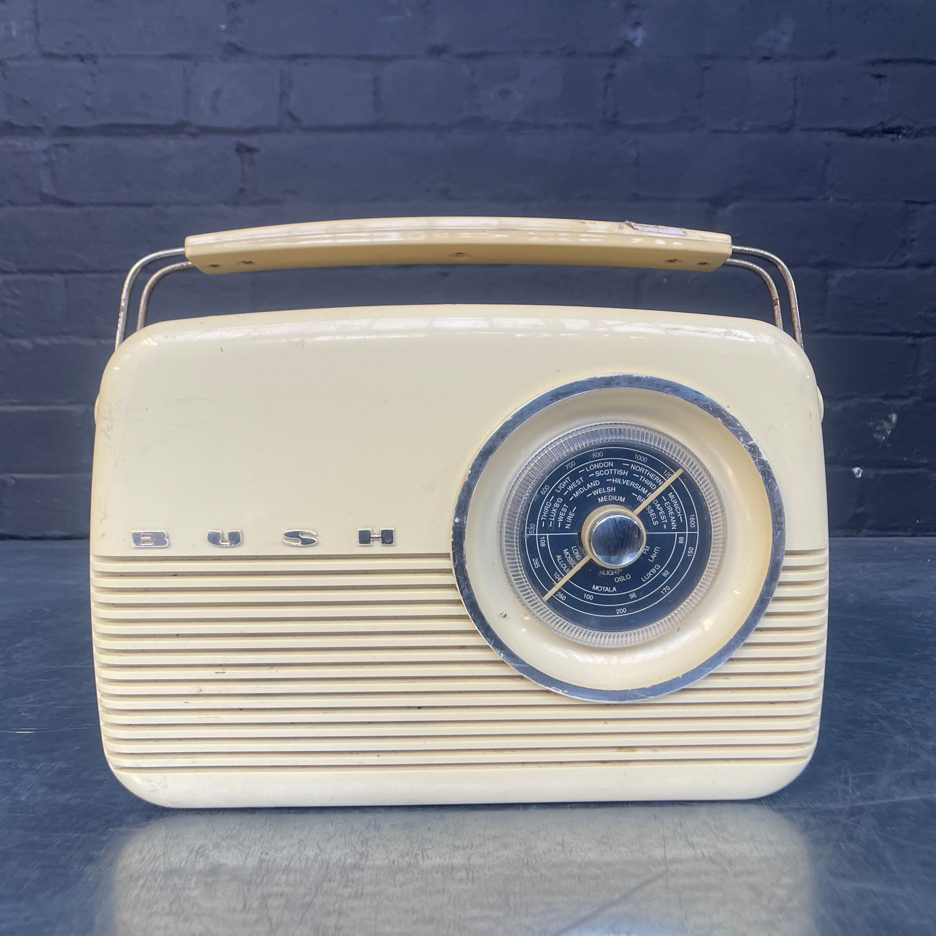 Bush radio Qty 1 – Powerhouse Props