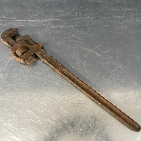 Large wrench Qty 1