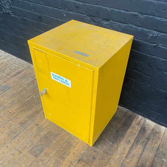 Industrial hazardous cabinet Qty 1