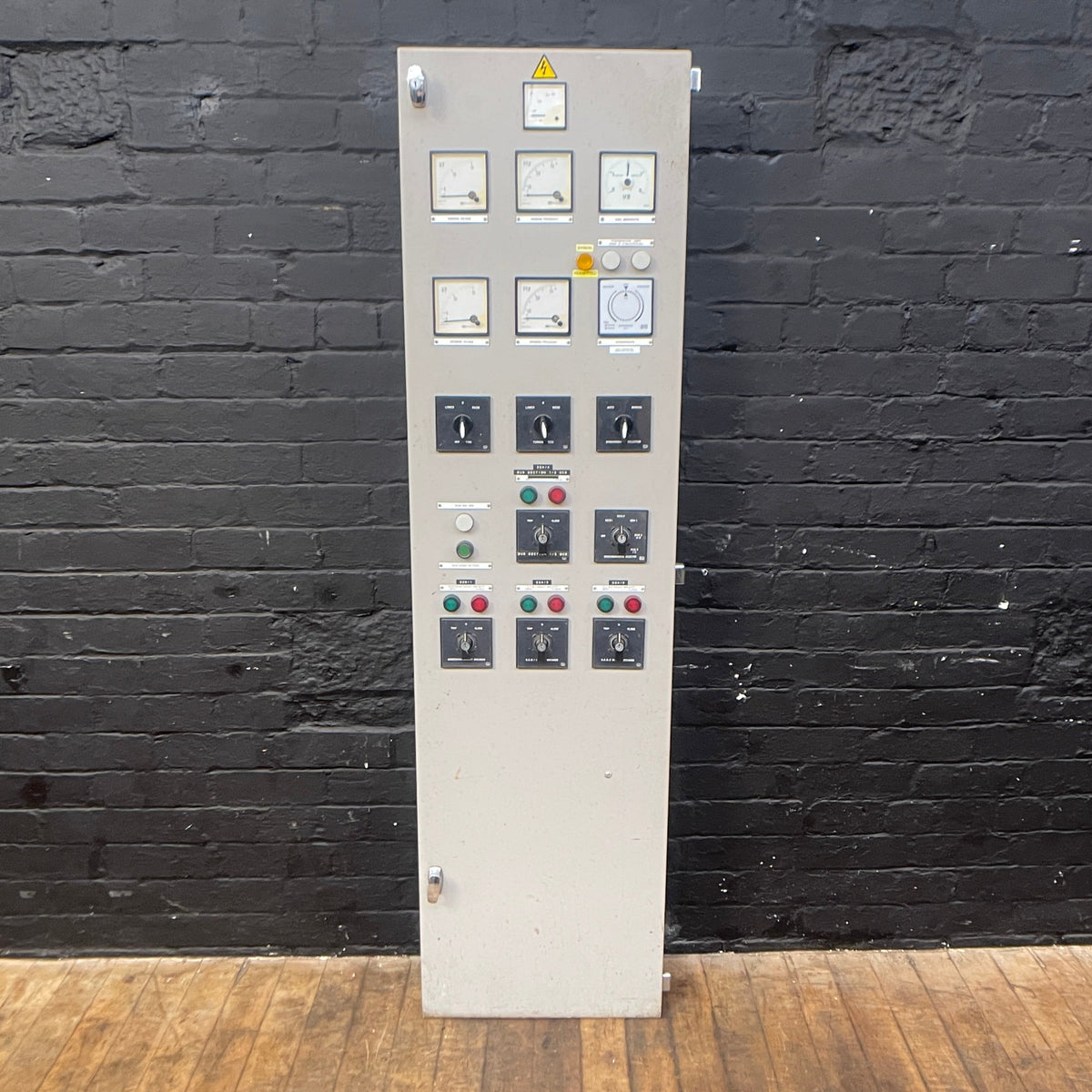 Electrical control panel Qty 1 – Powerhouse Props