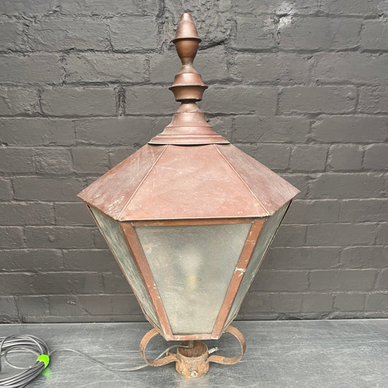 Large vintage street light Qty 1