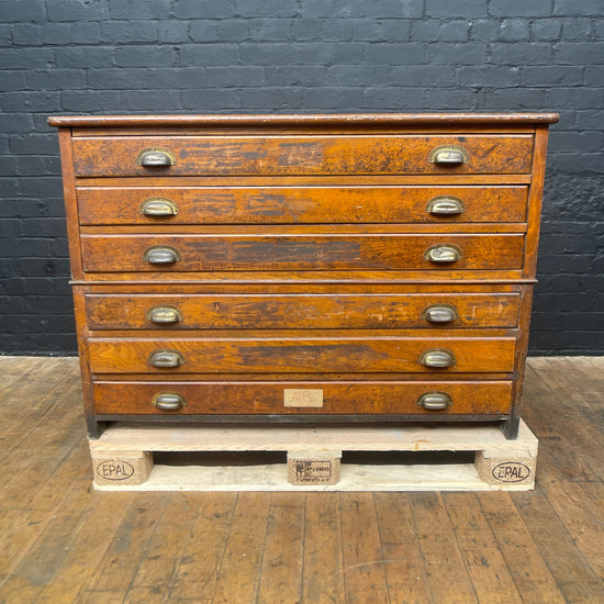 Oak plan chest Qty 1