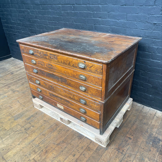 Oak plan chest Qty 1